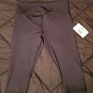 Black Light n Tight Hi-Rise Crop 17"